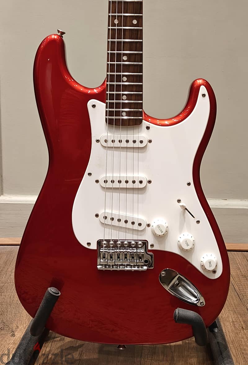 Mint - Squier Affinity SSS in Candy Apple metallic Red 1