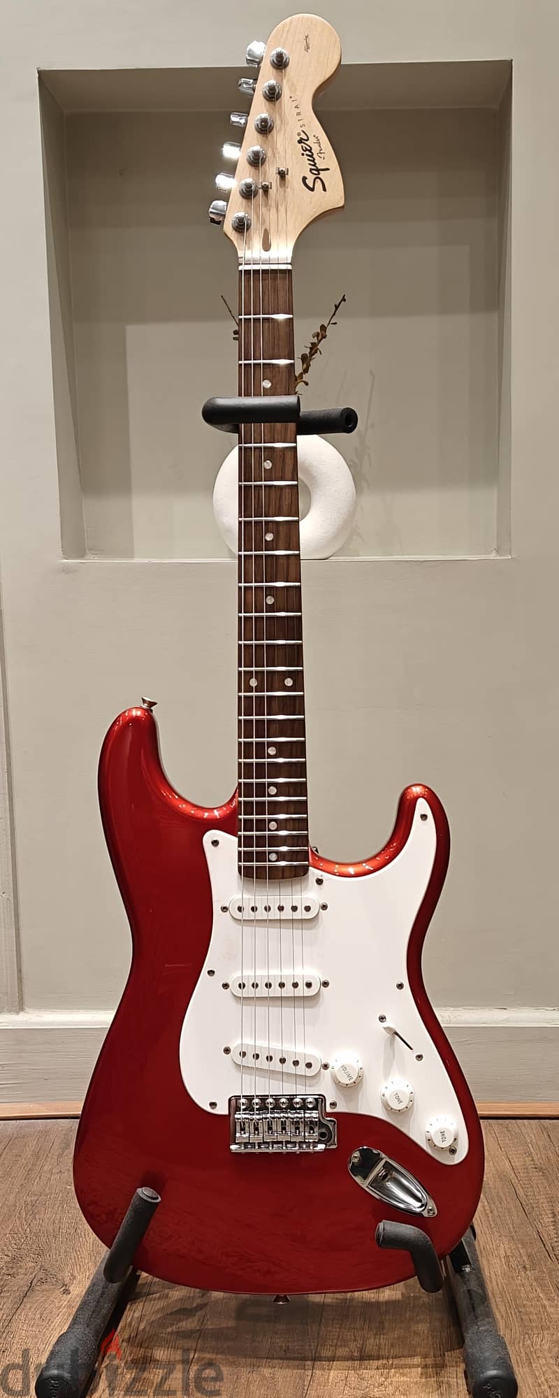 Mint - Squier Affinity SSS in Candy Apple metallic Red 3