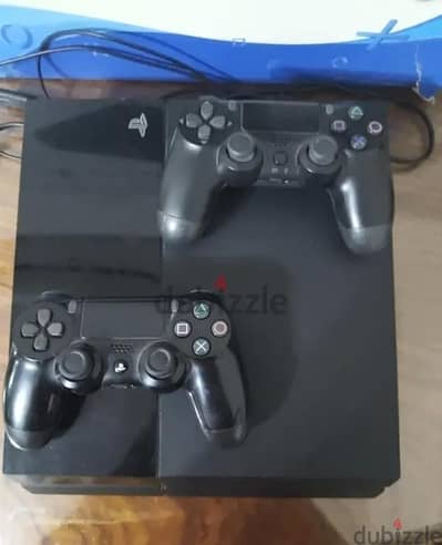 PlayStation 4 500GB + 2 Controllers