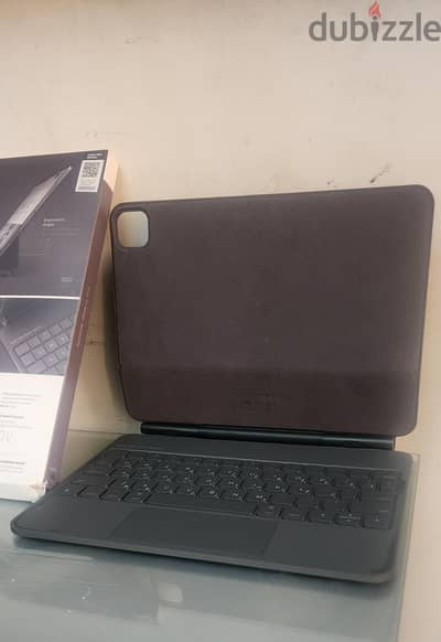 UNIQ Venno Magnetic Keyboard Case for iPad