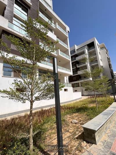 Fully finished apartment in Landscape View ((ready for delivery and delivery)) in the compound of the administrative capital in the R3