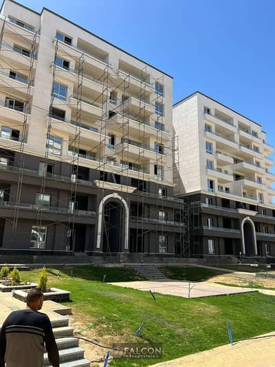 Apartment for immediate occupancy for sale directly on the tourist promenade opposite the Diplomatic Quarter and the Embassy District in De Joya, New