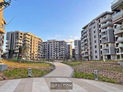 For sale with a 28% discount: a ready-to-view apartment with a double view overlooking the landscape and the Green River in Blue Vert Compound, in the