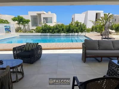للبيع شاليه بفيو البحر (3 غـرفـ _ تشطيب كامل ) فى دايركشن وايت راس الحكمة - الساحل الشمالي و دقايق لطريق فوكا الجديد