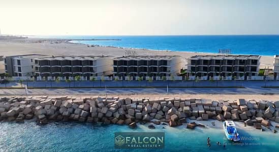 For sale: Chalet directly on the beachfront in Marina (immediate delivery, fully furnished and equipped) in Lesan El Wuzara, next to the Rixos Hotel,