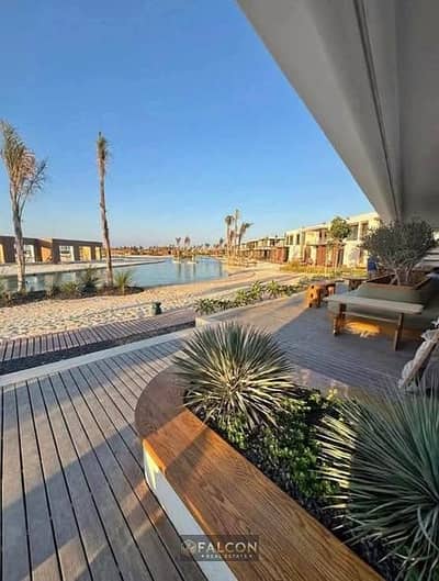 Chalet for sale with double sea view, ready for immediate occupancy, in Ghazala Bay, Sidi Abdel Rahman area, minutes from Hacienda Bay.