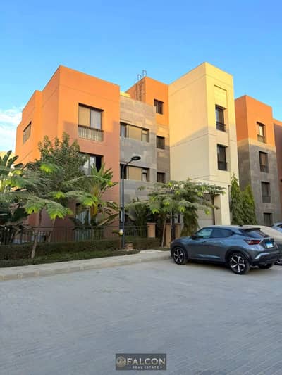 Ready To Move ! Totaly Bahry Roof Villa ( Duplex ) Best Location in District 5 For Sale Next To New Katamya & Mivida Minutes To Taj City MV New Cairo