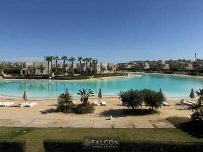 صف أول لاجون شاليه 5% مقدم ! أقوى لوكيشن متشطب + ACs  والمطبخ للبيع في ازها الساحل راس الحكمة بجوار فوكا باي وماونتن فيو Azha North Coast Ras El Hekma