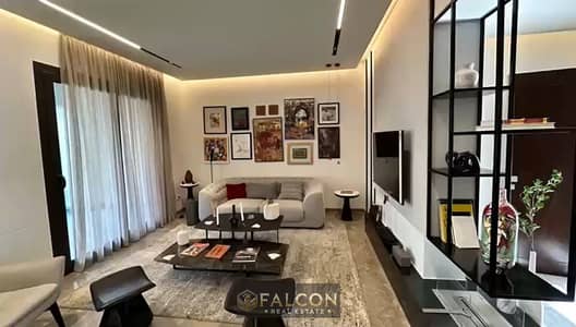 استلم فوري ! خصوصية الفيلا في شقة  190م فيـو Club House ديستريكت 5 للبيع District 5 بجوار نيو قطامية وميفيدا ودقائق من تاج سيتي وماونتن فيو التجمع