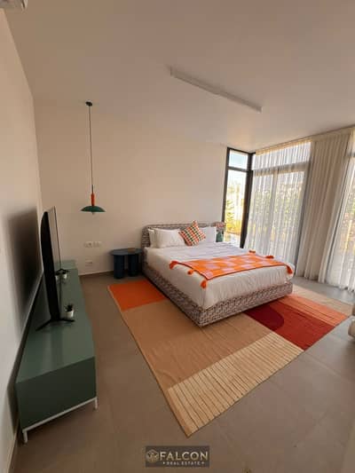 Immediate possession of a 102m² loft with a 950,000 down payment and 10-year installments. Double view in June Sodic, ready for viewing. June North Co