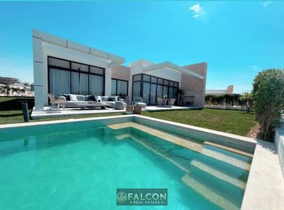 Villa for sale on the sea, first row, completely unobstructed view (350m - 5 bedrooms), full sea view, 5 million down payment, Silver Sands