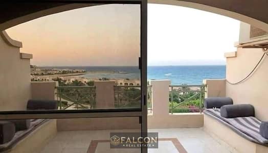استلم فوري دلوقتي ( 115م - بالتشطيب ) في الصفوف الاولي Lavista Sokhna بجوار المونت جلاله , Blue Blue