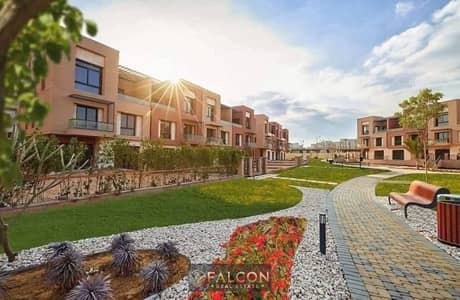 شقه للبيع بمساحه 225م , في التجمع الخامس , ( 4 غرف - Garden View ) بجوار الـ AUC - كمبوند Marakez - District 5