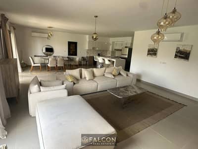 Villa on the coast (first row to the sea - completely unobstructed view) 6 master bedrooms, full sea view, immediate occupancy with finishing