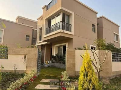 Villa for sale in New Cairo (155m² - 3 bedrooms) (Ground + First) directly on the Suez Road, minutes from (Gardenia Compound and Stoda Sheraton)