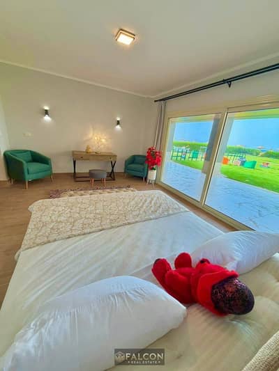 شاليه للبيع في العين السخنه ( 125م -  Pool View + Sea View ) استلام فوري بالتشطيب - في ماليبو - Malibu بجوار تلال السخنه و بورتو السخنه
