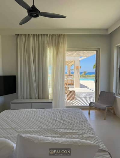 اقل سعر townhouse علي البحر ( 270م - 4 غرف ماستر ) نايا باي - Naia Bay استلام بالتشطيب Ultra Super Lux راس الحكمه - دقايق من ازها الساحل الشمالي
