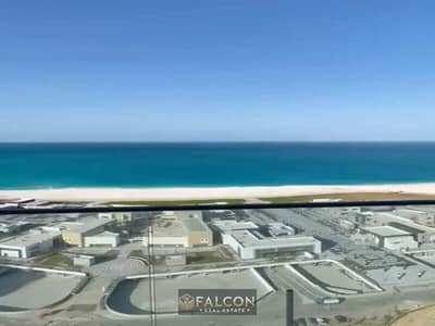 للبيع شقة فندقية دبل فيو بمقدم 6 مليون علي البحر مباشرة في أبراج العلمين الجديدة