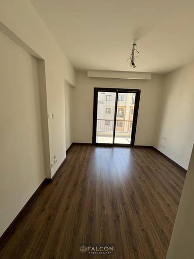 For sale: Finished apartment, ready for delivery, with a 500,000 down payment in Al Maqsad Compound, New Administrative Capital.