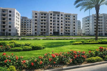 Fully finished apartment in the heart of El Shorouk City, ready for immediate delivery, with a 35% discount and just minutes away from all amenities.