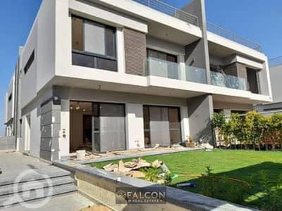 فيلا جاهزة للسكن فقط ادفع مقدم 20% - في ارقي كمبوند في الشروق - لافيستا الباتيو كازا LAVISTA PATIO CASA