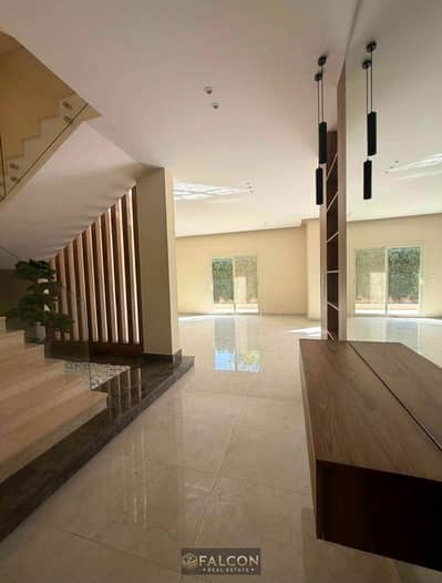 Villa ready to move in New Cairo compound azzar Very prime location