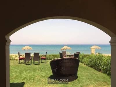 Ready to move in immediately! 150m² fully finished chalet with a garden, first row on the beach in LaVista 6, next to Al Galala and Porto.