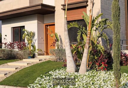 Luxury villa in a global location 3 floors with a special cash discount for sale in Azzar New Cairo Compound Fifth Settlement