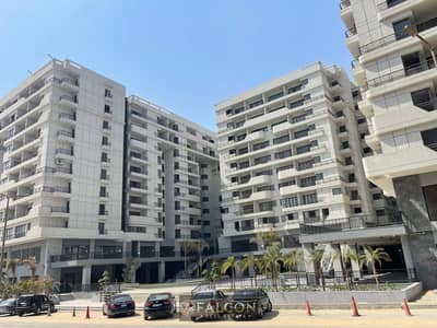 For sale, a store facing directly, immediate delivery in the heart of Nasr City, next to City Stars Mall.