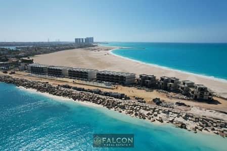 للبيع فيلا مفروشه صف اول بحر مباشره استلام فوري ومتشطب بالفرش والتكيفات والاجهزه