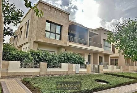 فيلا تاون هاوس استلام فوري و جاهزه للمعيشه بموقع مميز في قلب مربع الوزراء في قلب مدينه الشروق من لافيستا .