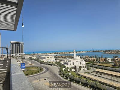 للبيع شقه بمقدم 550 الف بفيو علي اللاجون استلام فوري ومتشطب بالكامل في مازرين Mazrine بالعلمين الجديده