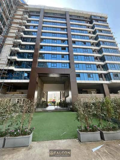 بعائد ايجاري يومي 250$ امتلك شقه فندقيه متشطبه بالكامل دايركت علي مطار الماظه في مصر الجديده