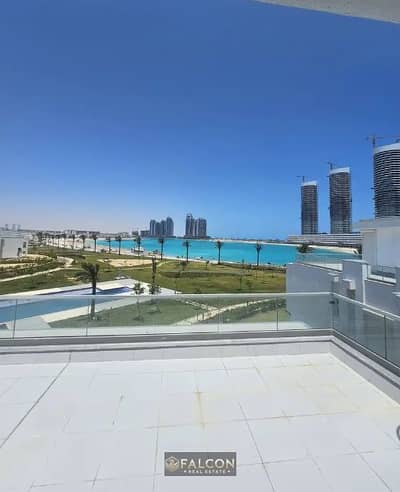 فيلا عظيمه صف اول SeaView تشطيب كامل بمقدم 1.2%فقط خطوات علي البحر امام الابراج  بالقرب مارينا و مراسي و هاسيندا Mazarine Marina