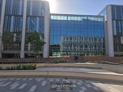Commercial and administrative building on the main 90th Street with 4 main facades in the heart of New Cairo, One Ninety