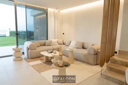 Immediate handover: A VIP, palace-style villa featuring a private beach, located at the "Ministers' Peninsula" and yacht marina. It boasts luxurious h