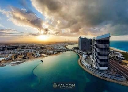 شقه جاهزه للمعيشه و متشطبه بالكامل  في الدور ال22 من ابراج العلمين الشاظئيه الجديده دايركت علي البحر و بفيو اللاجون باقساط بتوصل لحد 12 سنه