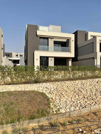 with 35% Discount & installements ups to 8 Y. Recieve immediatey a Ready To Move Townhouse Villa Direct on Suez Road Beside Famiely Park & Rehab City