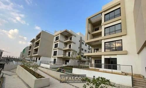 Fully finished apartment with a 66 sq m garden and a stunning view, including air conditioning, in Fifth Square by Al Marasem.