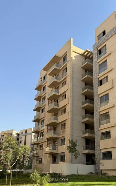 Recieve immediately with just 2.5% DP. a Ready To Move Apartment Direct On Green River & the 90's Street Beside Diplomatic District in iL Posco