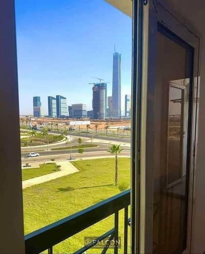 Move in now! 3-bedroom apartment, ready for immediate occupancy. A fully serviced compound in Al Maqsad, New Administrative Capital, on the Green Rive