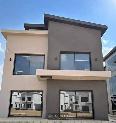 فيلا 3 أدوار 210 متر جاهزه للمعاينه والاستلام , كريك تاون Creek Town New Cairo فيو بانورامي دايركت ع اكبر بحيره في الكمبوند بالتقسيط
