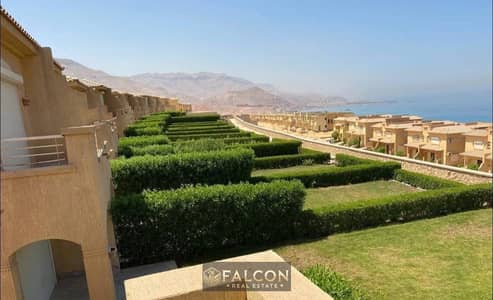 Telal Ain Sokhna Chalet, first row on the beach, two bedrooms + nanny's room, stunning view, one minute from the sea, fully finished. Cash discount av
