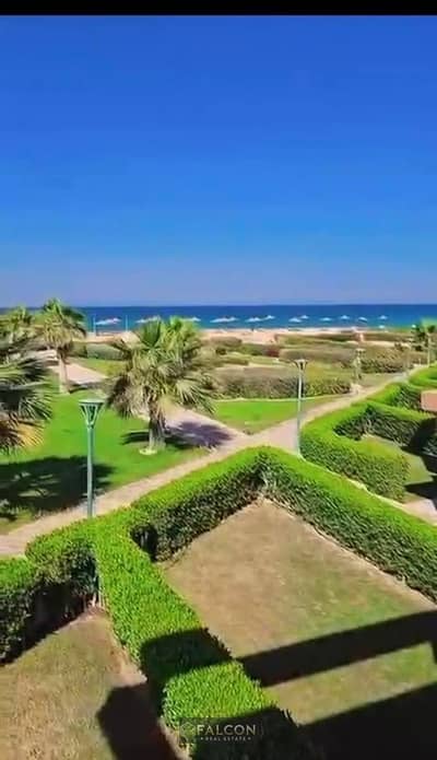 VIP ground floor chalet with a 40-meter private garden, steps from the sea. Immediate occupancy, fully finished (High End). Installments up to 7 years