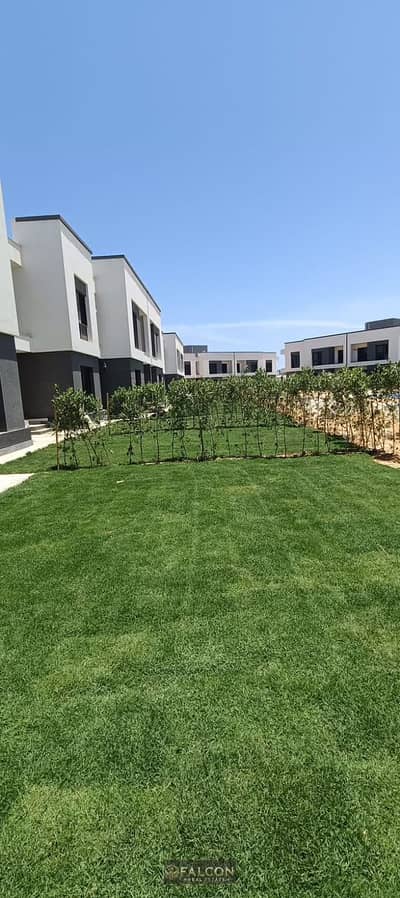 بإطلالة مميزة واقساط حتي 8 سنوات فرصه استثماريه قلب مارينا بجوار مرسي اليخوت full sea view شاليه غرفه نوم ماستر الساحل الشمالي