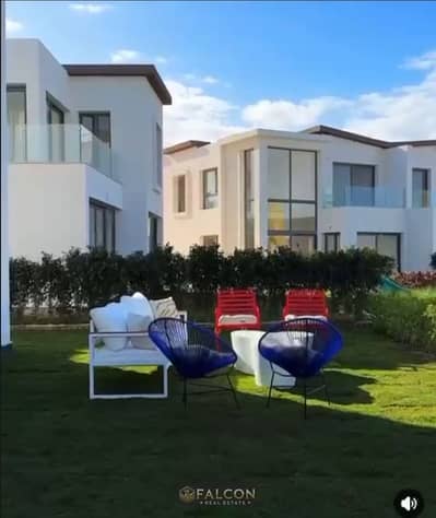 شاليه كاشف البحر + كريستال لاجون (كالي كوست Cali coast ) علي البحر أقل من 100 متر فقط من باب الشاليه , بجوار مراسي الساحل الشمالي خصم للكاش