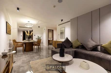 شقه للبيع 3 غرف استلام فوري تشطيب VIP فيو خيالي خصوصيه 100% بجوار طريق السويس و دقايق من Sarai . Haptown . Al Burouj . Madinaty