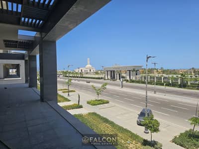 Commercial space available for viewing, with a prime location directly on the main street opposite the Rixos Hotel at the main entrance of Mazarine Ne