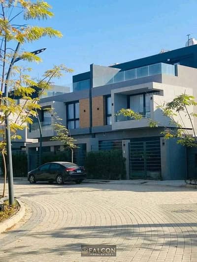 Ready-to-move-in townhouse with a landscape view for sale in Patio 5 Compound, Shorouk City, next to Madinaty and Rehab, near the New Administrative Ready-to-move-in townhouse with a landscape view for sale in Patio 5 Compound, Shorouk City, next to Madinaty and Rehab, near the New Administrative