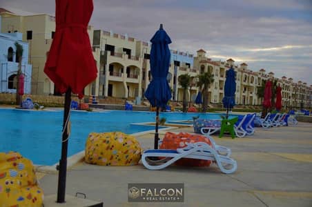 شاليه برووف  للبيع  (جاهز للسكن)  sea view بتشطيب الترا لوكس في قريه لاسرينا  LaSirena  العين السخنه